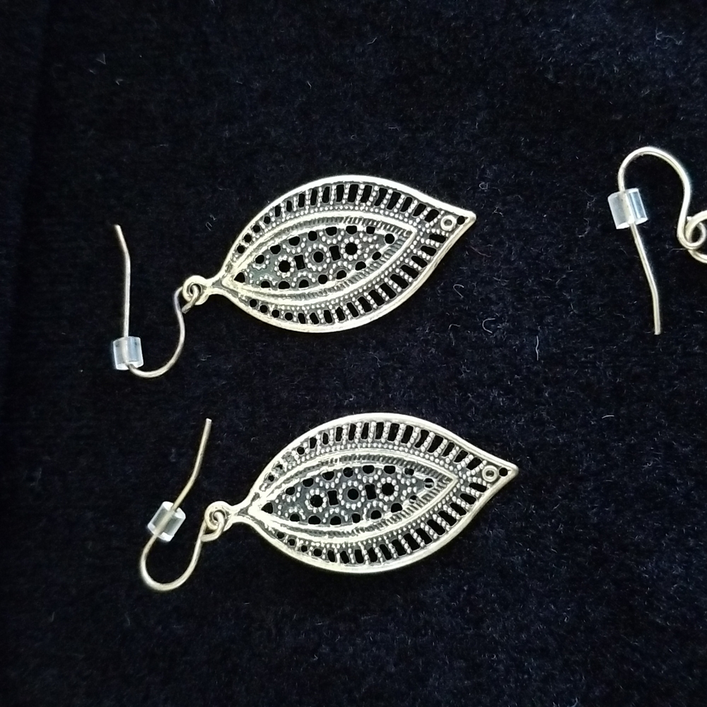 Earrings - Picture 3 of 4